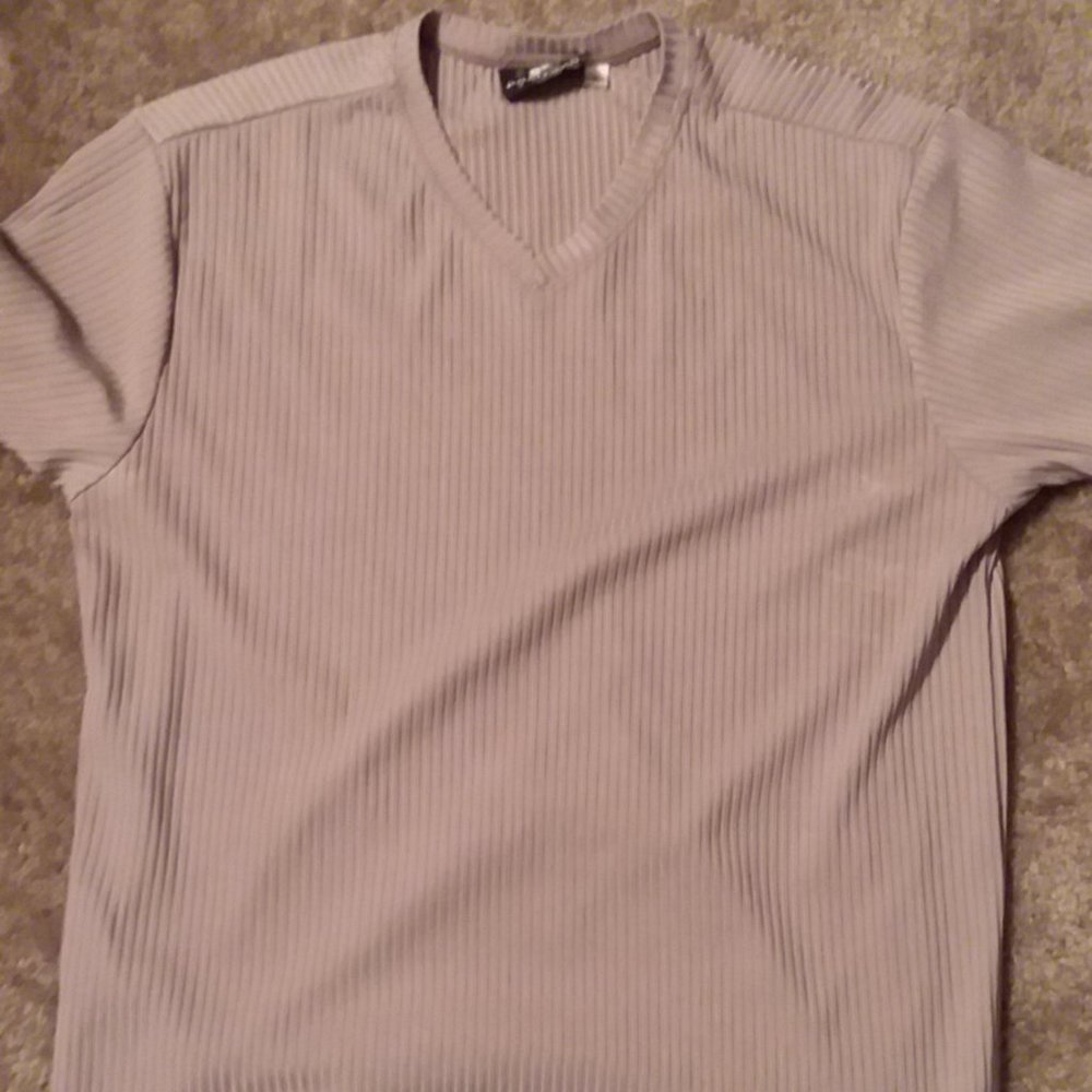 Positano light gray ribbed V neck short sleeve shirt (Large)
